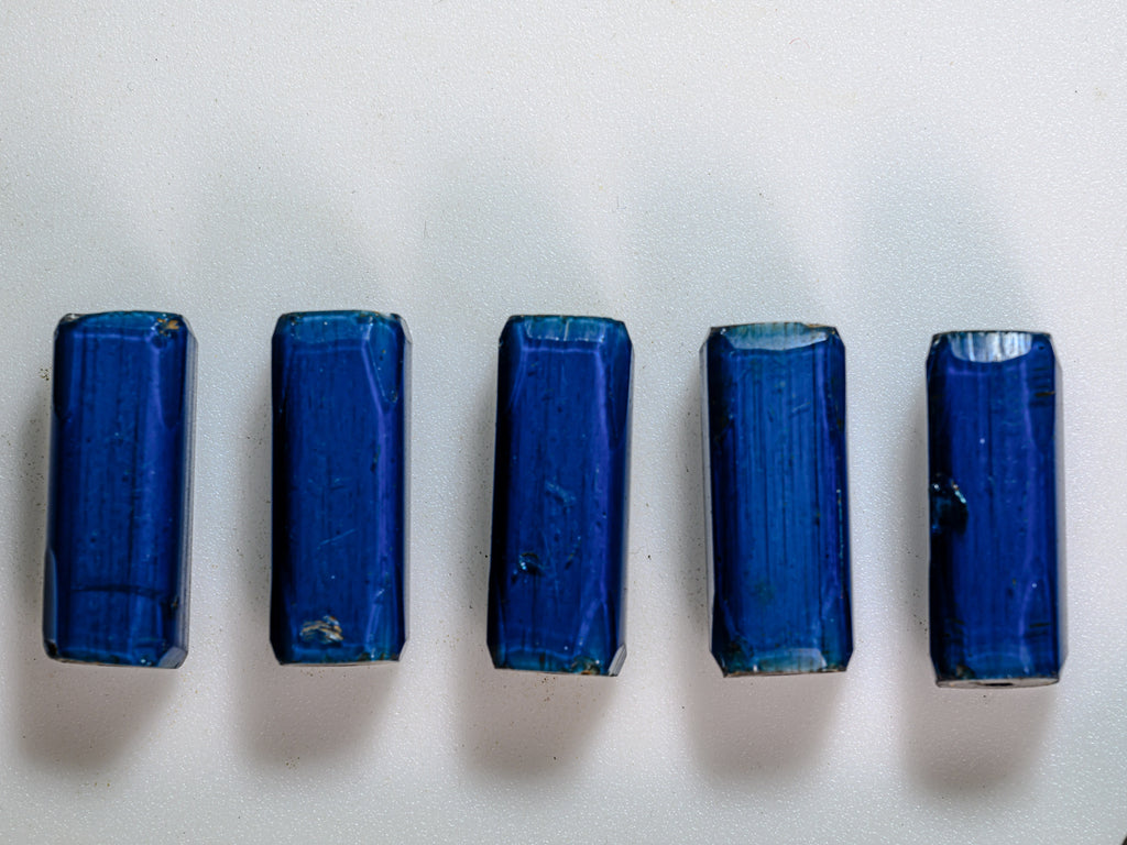 AEU120,African Trade Venetian, Antique Trade Beads, Blue, Collectible Beads, Nueva Cadiz trade bears, Nueva Cadiz venetian beads, Teal