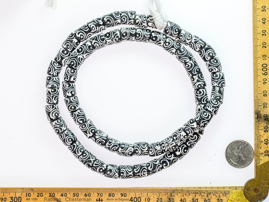 Recycled Glass Beads from Ghana - black with white pattern - M00354